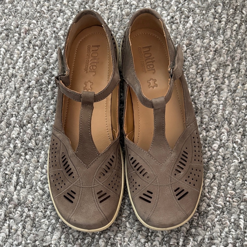 Hotter Women's Grace Taupe T-Strap Flats
